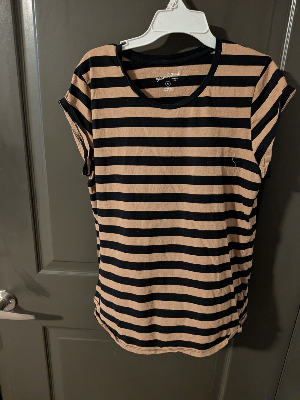 Universal Thread Black and Beige Striped Short Sleeve Tee